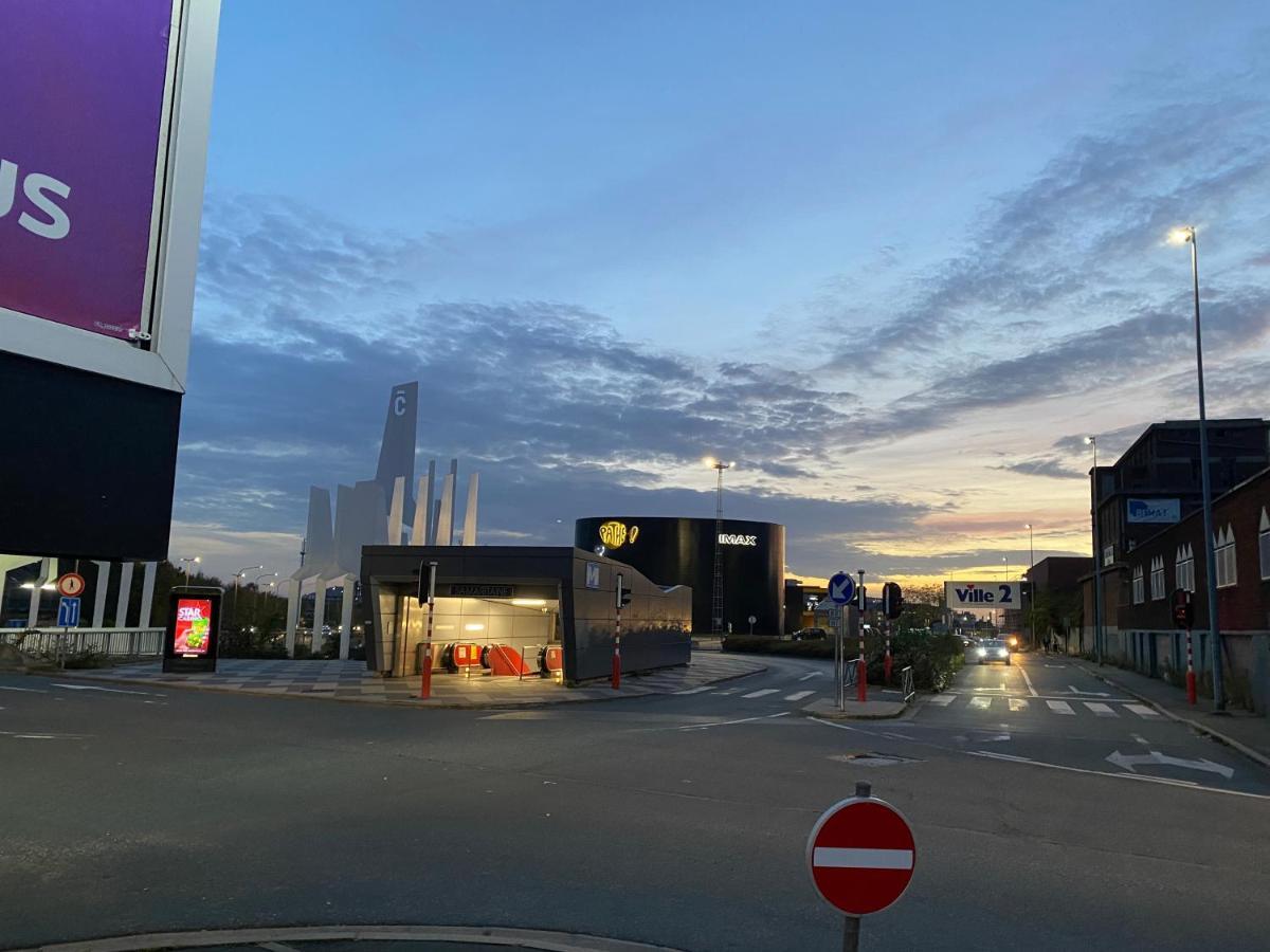 Superbe appartement lumineux ,super bien équipé avec WIFI-NetFlix Gratuit Charleroi Exterior foto